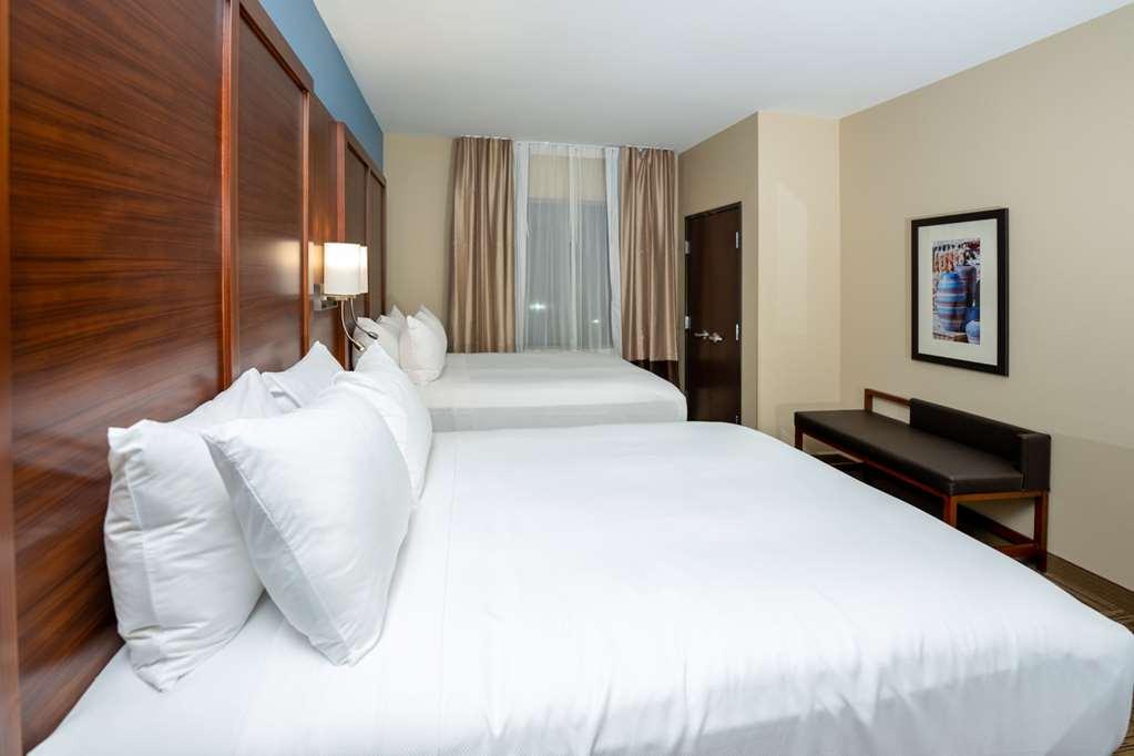 Comfort Suites سيدار بارك الغرفة الصورة