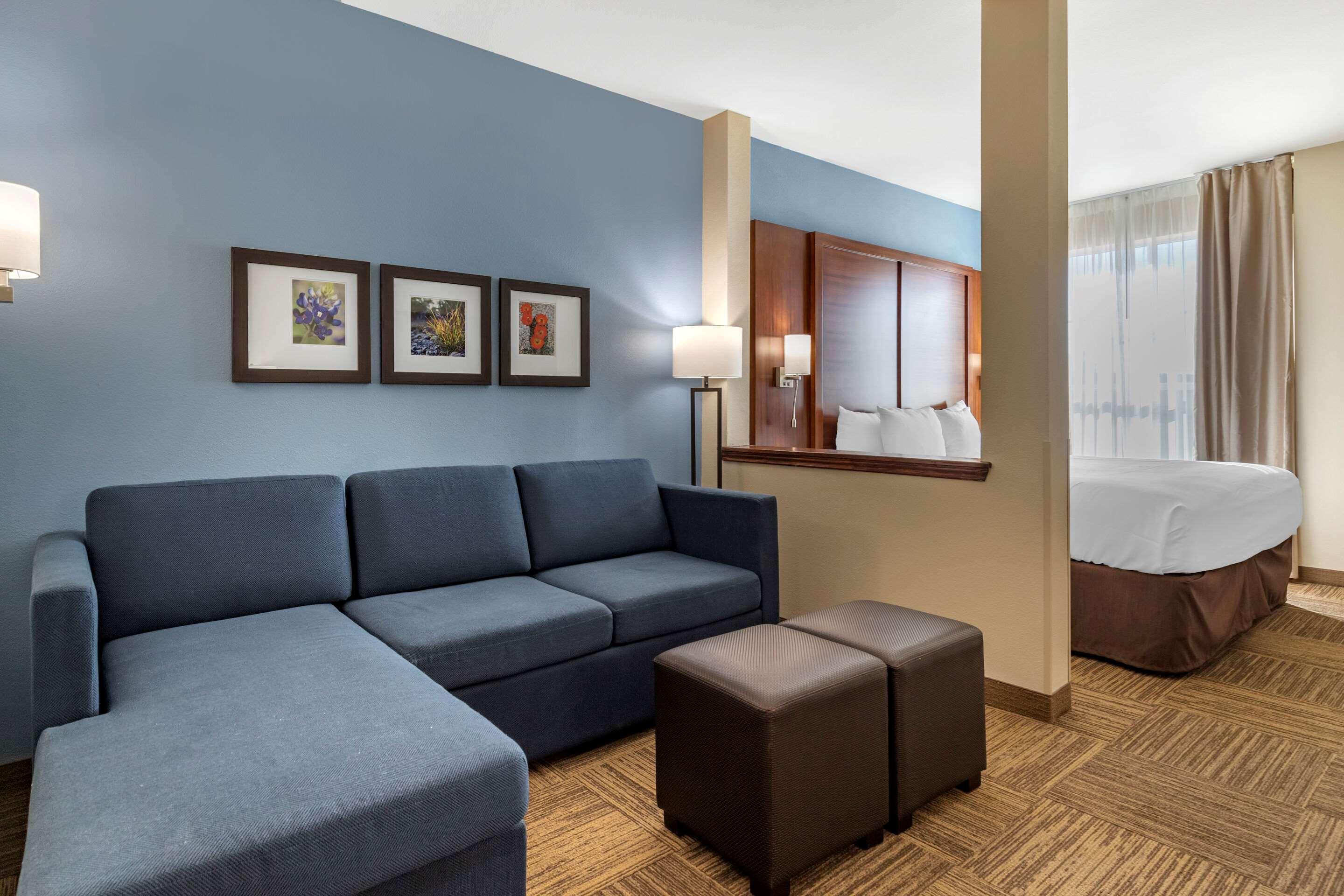 Comfort Suites سيدار بارك المظهر الخارجي الصورة