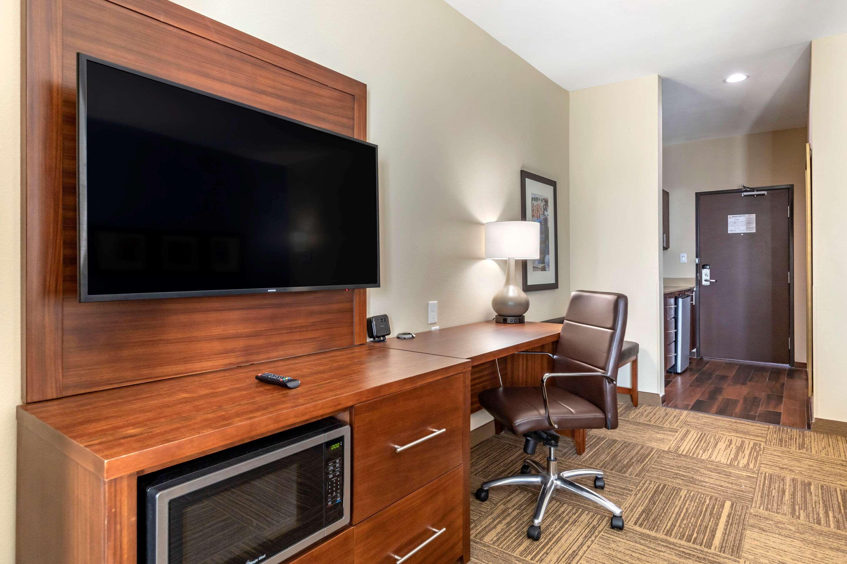Comfort Suites سيدار بارك المظهر الخارجي الصورة