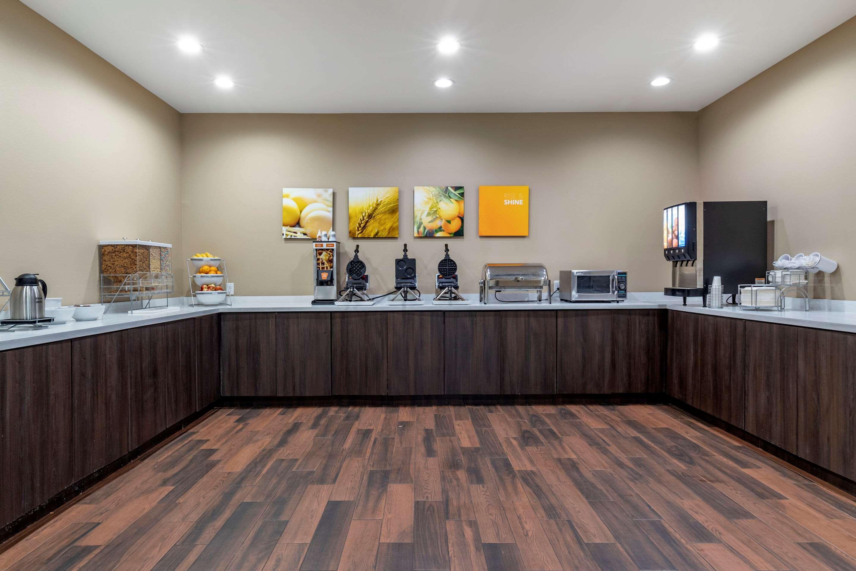 Comfort Suites سيدار بارك المظهر الخارجي الصورة
