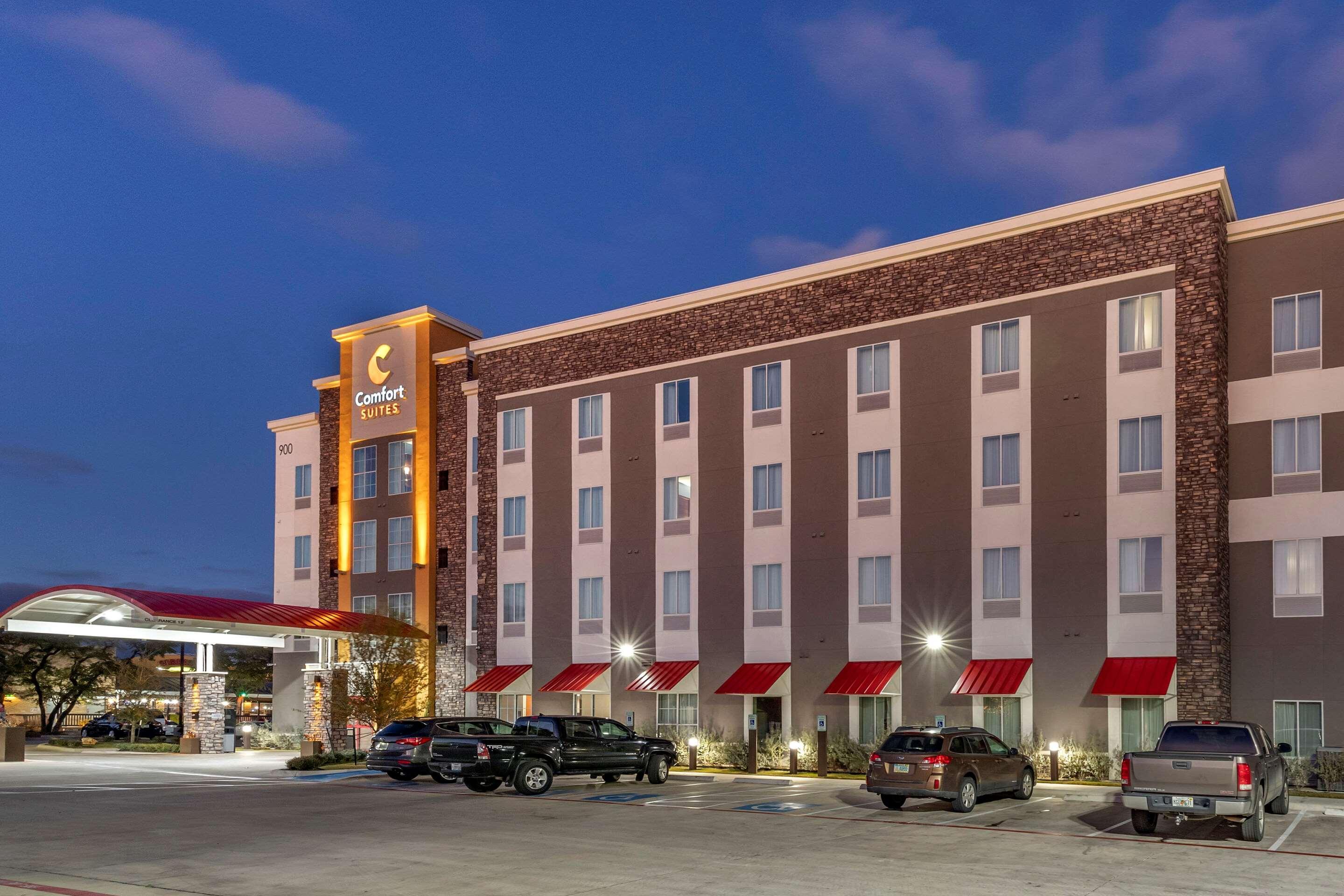 Comfort Suites سيدار بارك المظهر الخارجي الصورة