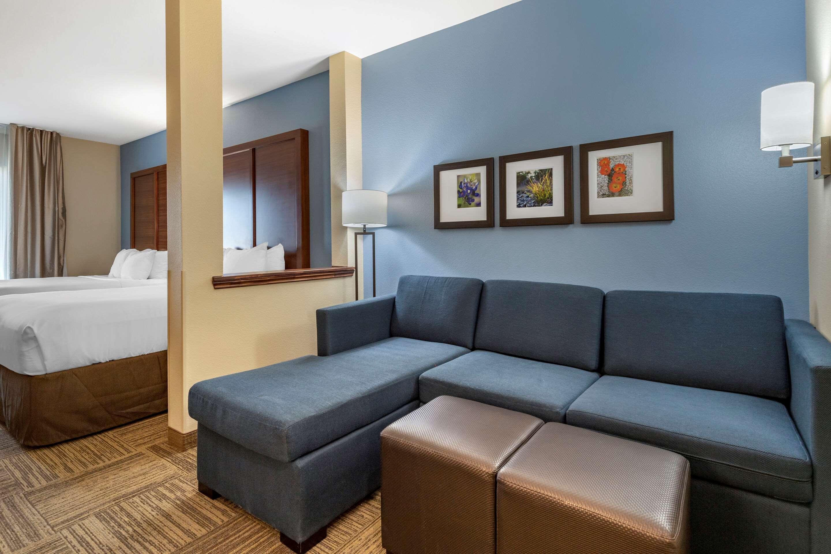 Comfort Suites سيدار بارك المظهر الخارجي الصورة