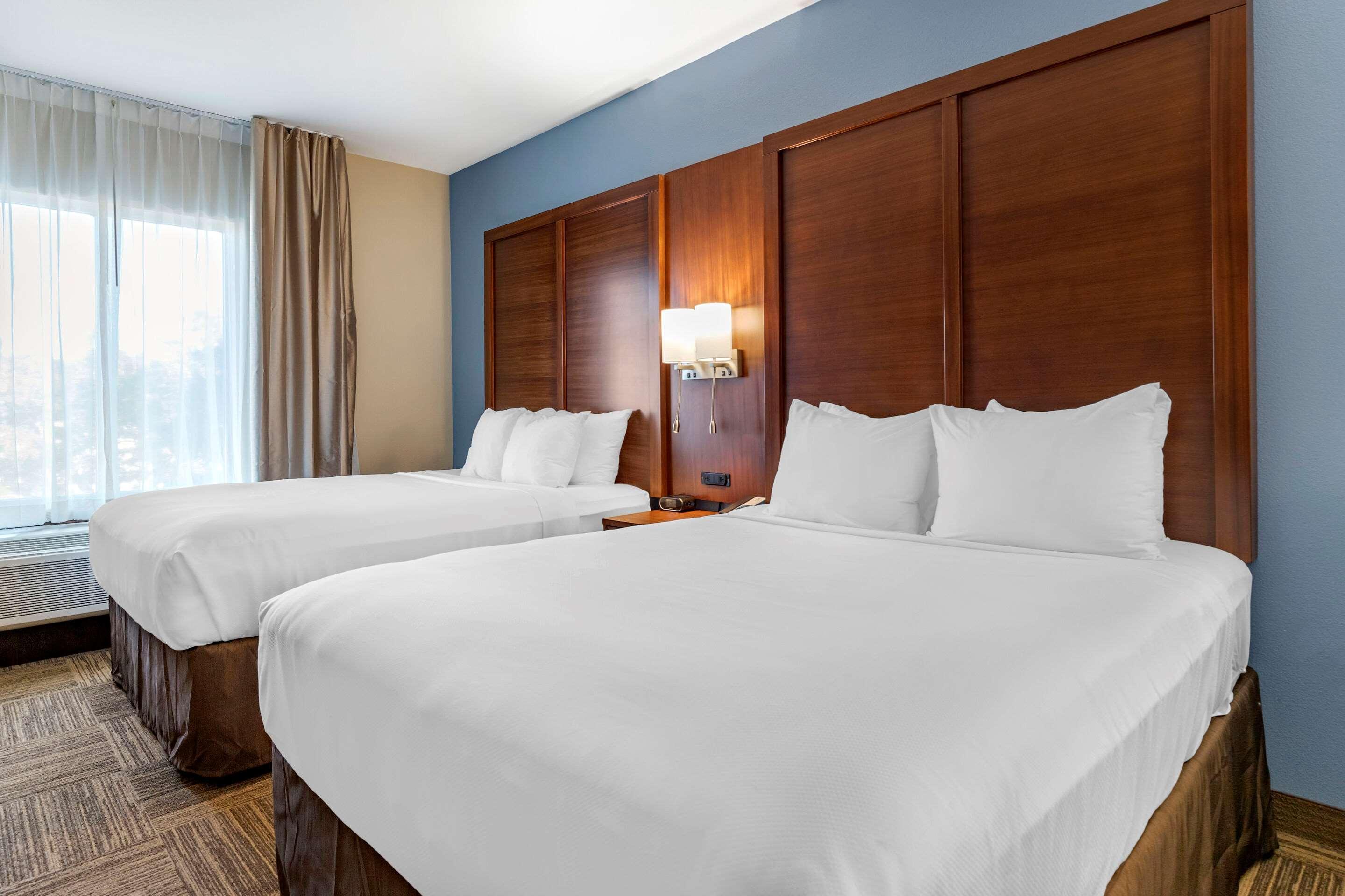 Comfort Suites سيدار بارك المظهر الخارجي الصورة