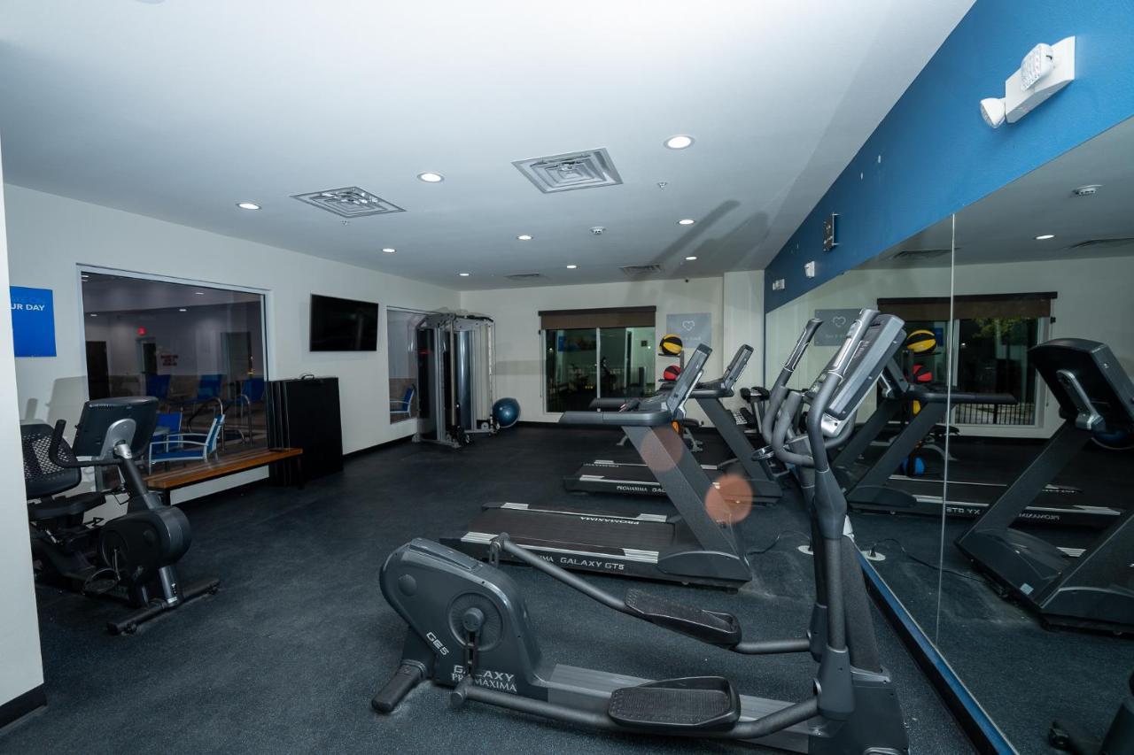 Comfort Suites سيدار بارك المظهر الخارجي الصورة