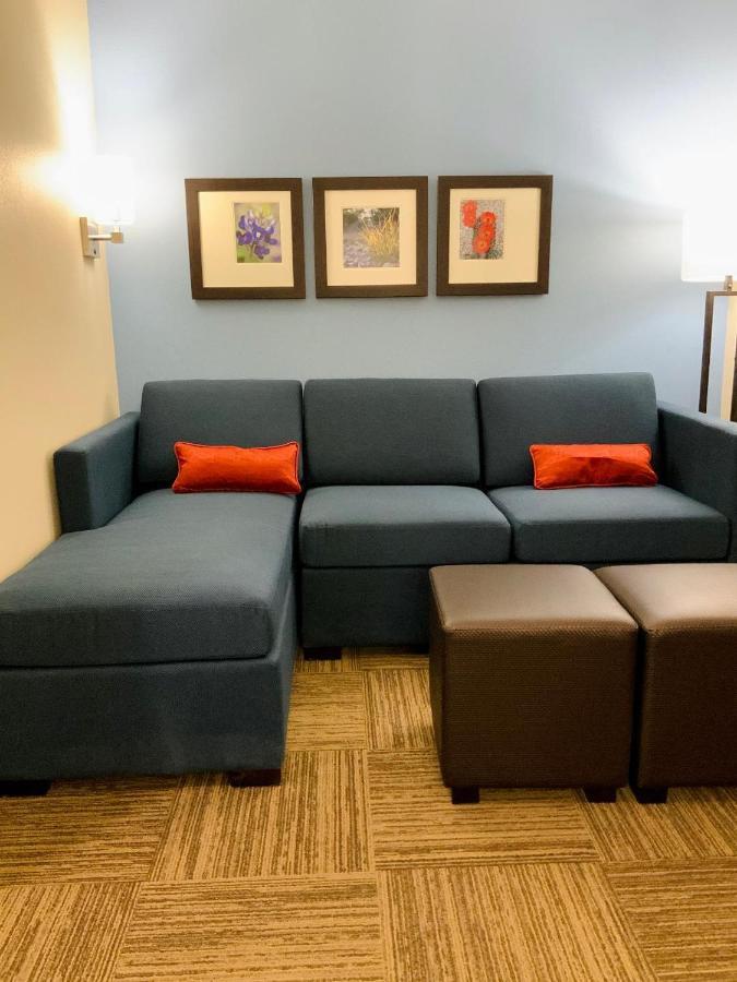 Comfort Suites سيدار بارك المظهر الخارجي الصورة
