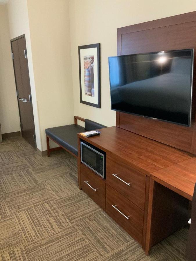 Comfort Suites سيدار بارك المظهر الخارجي الصورة